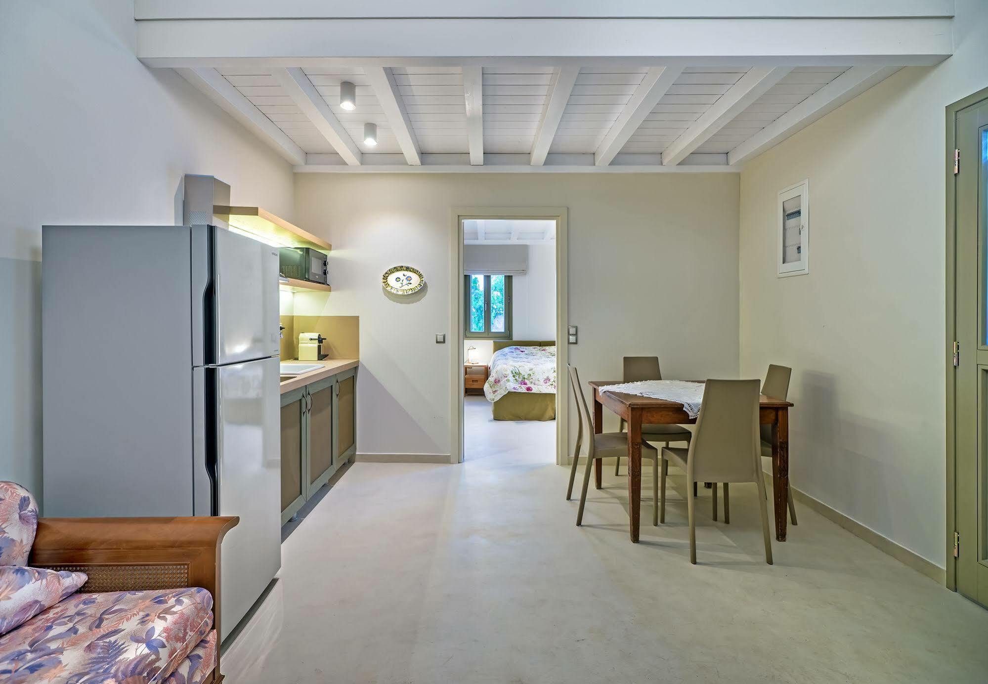 Belvedere Andros Batsi  Luaran gambar
