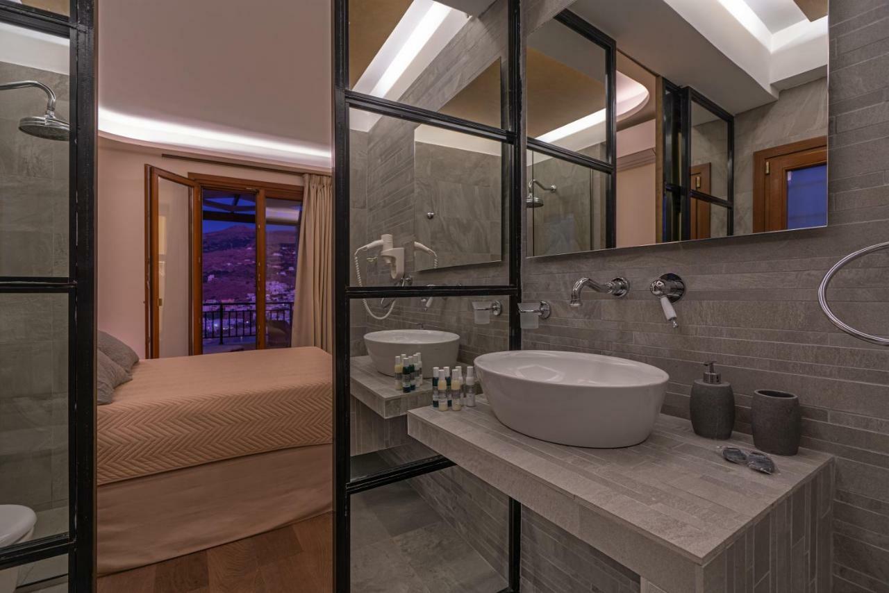 Belvedere Andros Batsi  Luaran gambar